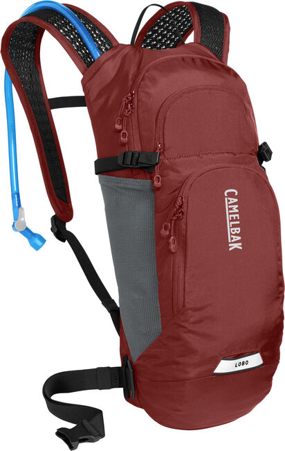 Camelbak Lobo 9 -reppu, jossa on juomapakkaus punainen